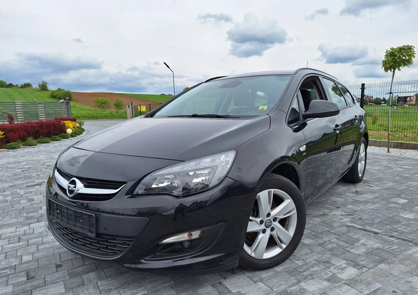 Opel Astra cena 25900 przebieg: 184000, rok produkcji 2014 z Szubin małe 191